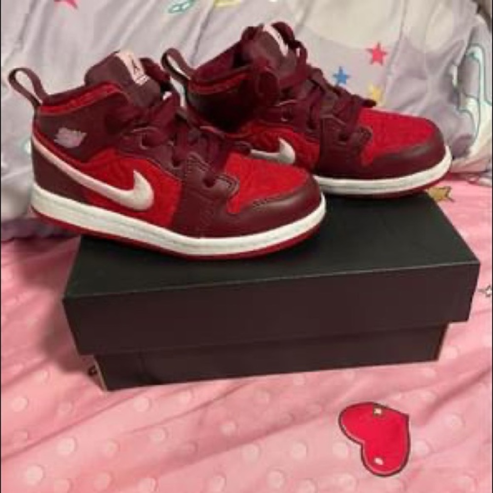 Red & Pink 1s - Picture 4 of 5